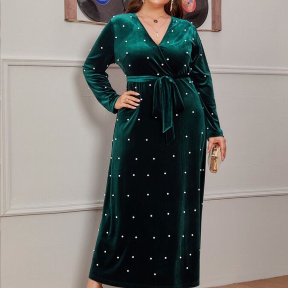 Plus Size Velvet Pearl Front Belted Formal Dress - Picture 12 of 16